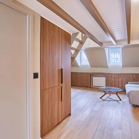 Rent A - Bonne Nouvelle Apartment *