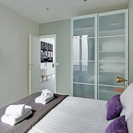 Rent A - Bonne Nouvelle Apartment